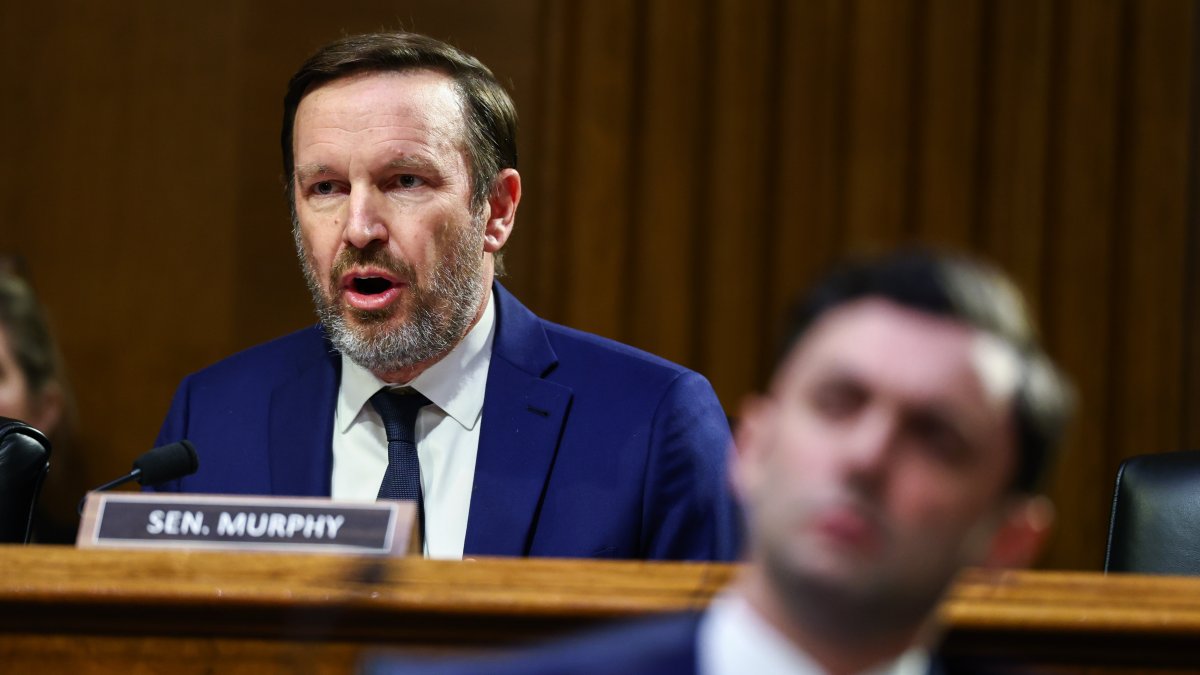 Investigators at Sens. Murphy, Blumenthal's Hartford offices over ‘suspicious substance' sent in mail