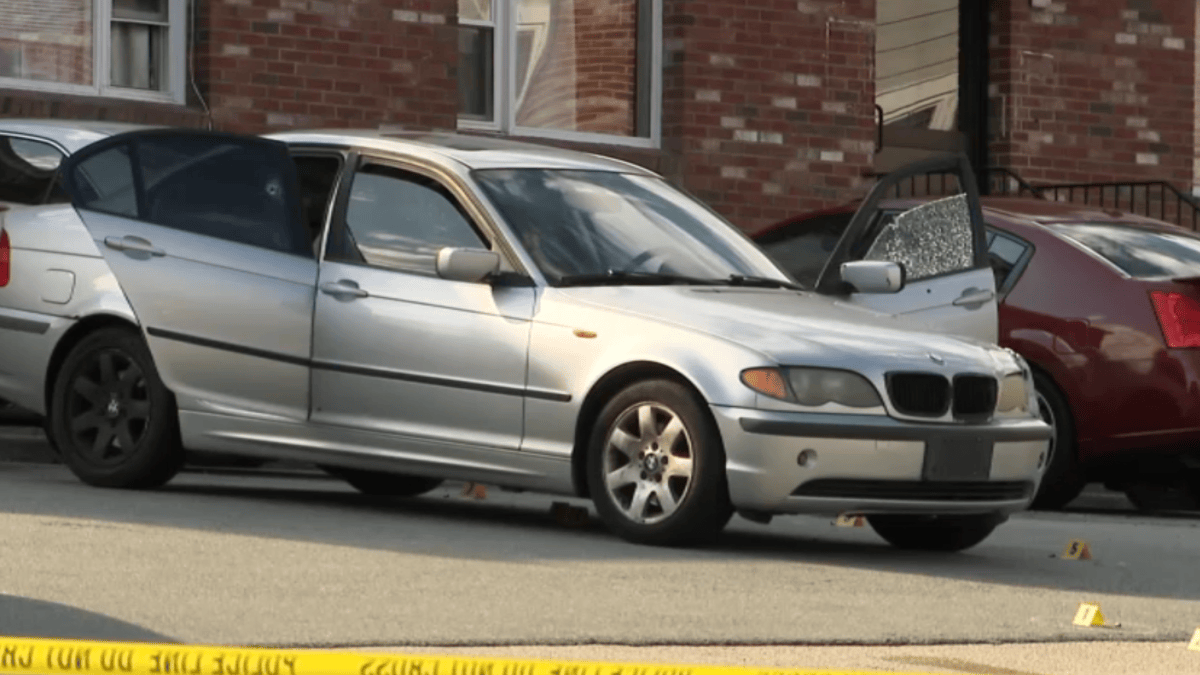 18-year-old found shot inside car in New London parking lot, dies at hospital: Police