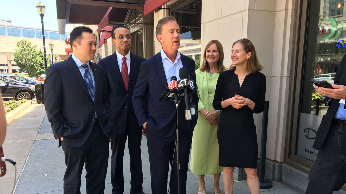 A United Front: Democratic Candidates Band Together