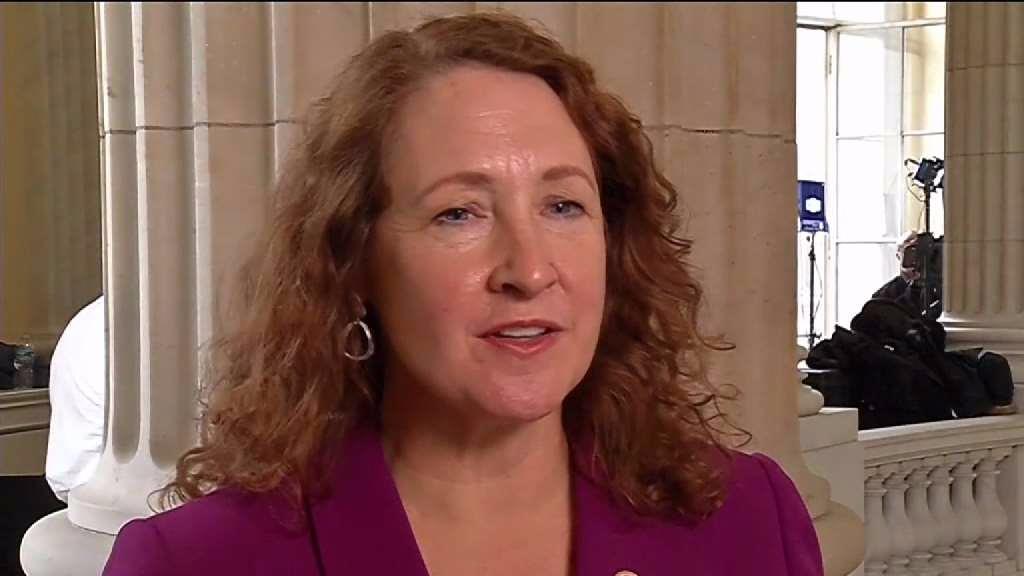 Lawmakers Call For Elizabeth Esty to Resign