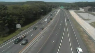 I-95 in East Lyme Reopens After Sand Spills on Roadway