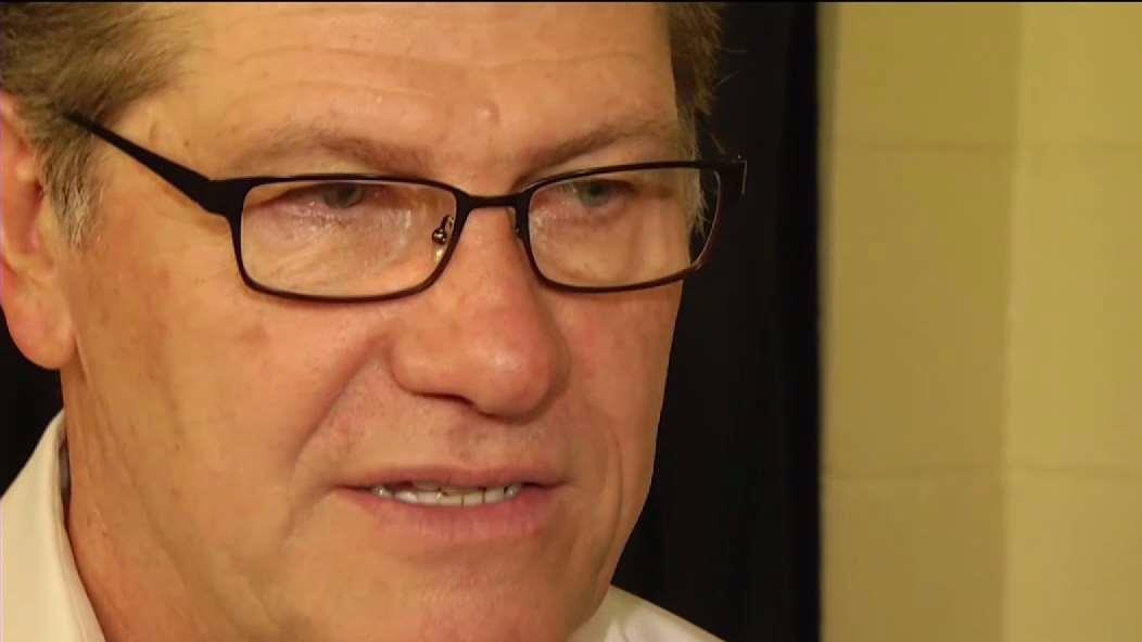 Geno Auriemma Reacts to Texas Church Shooting