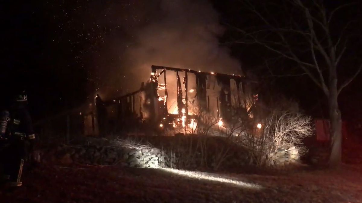 Flames Rip Through House in Lisbon