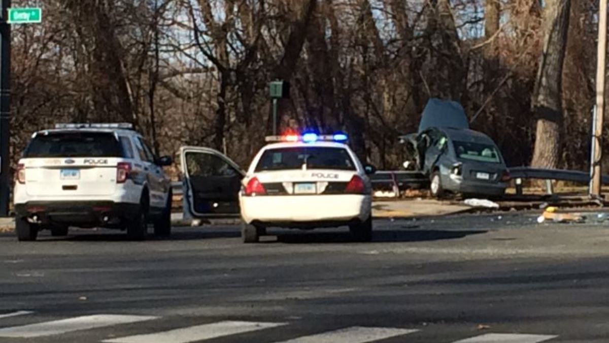 Police Pursuit Ends in Crash in New Haven