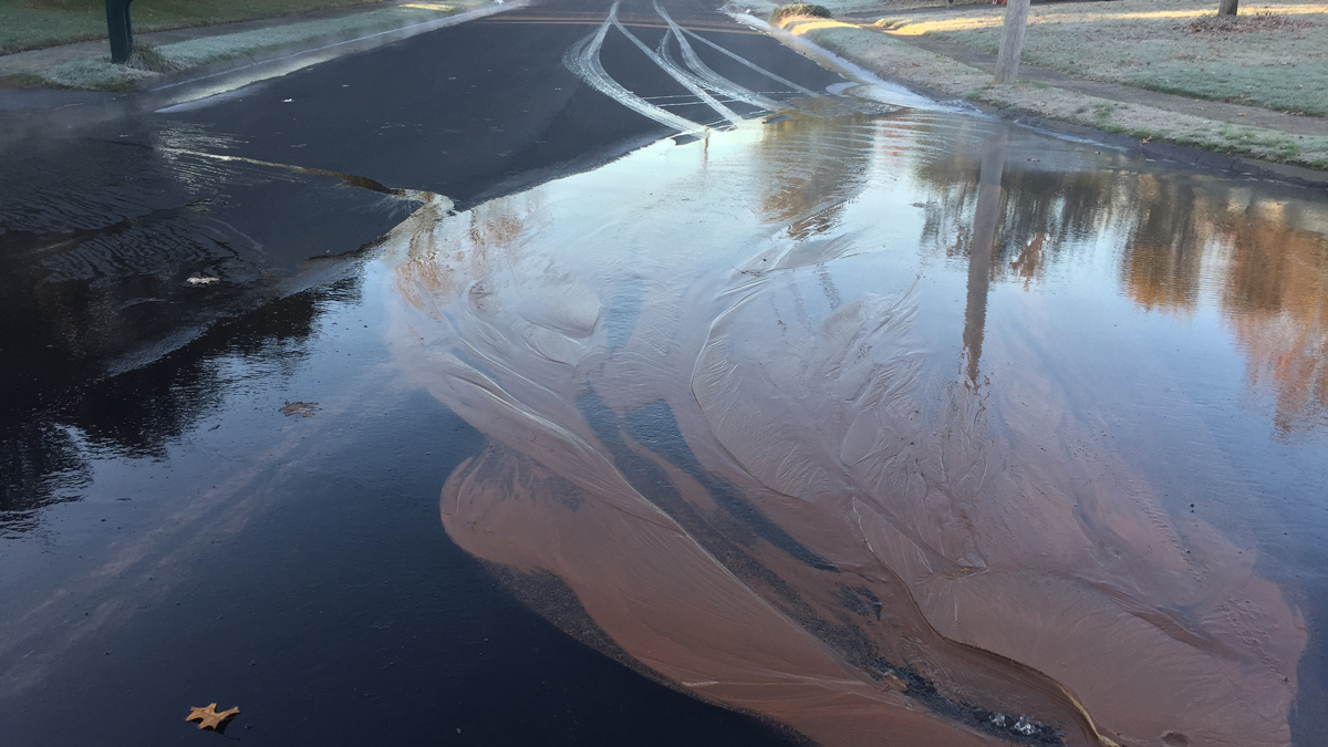 Water Main Break Floods Bridgeview Road in North Haven