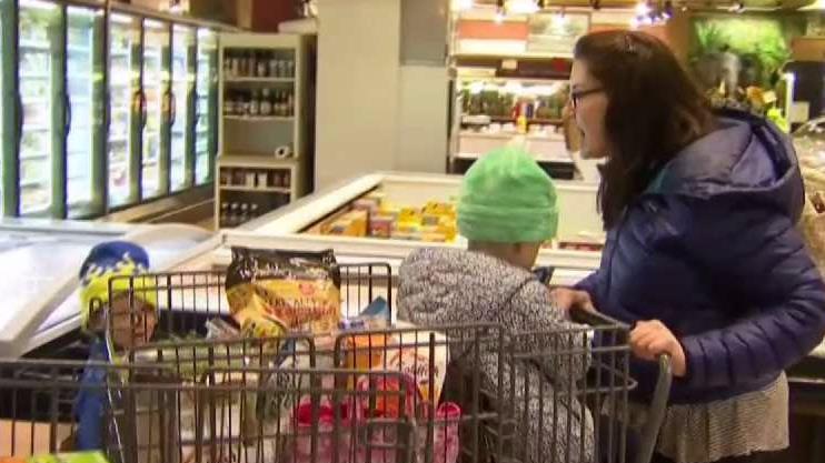 Shoppers Stock Up on Groceries Ahead of Nor'easter