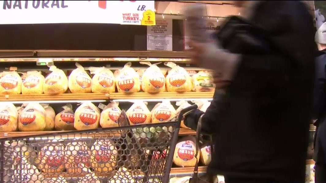 Supermarkets Busy as Shoppers Pick Up Thanksgiving Food