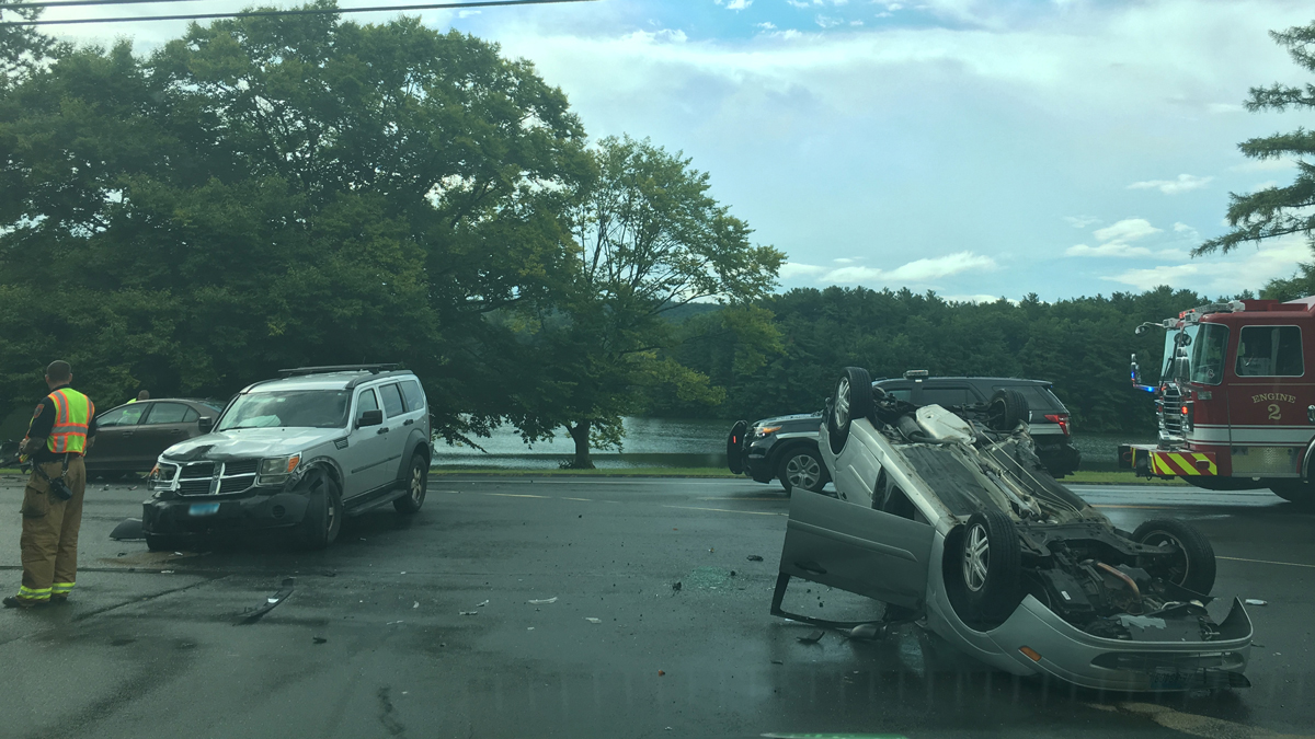 Farmington Avenue in West Hartford Closed After Crash