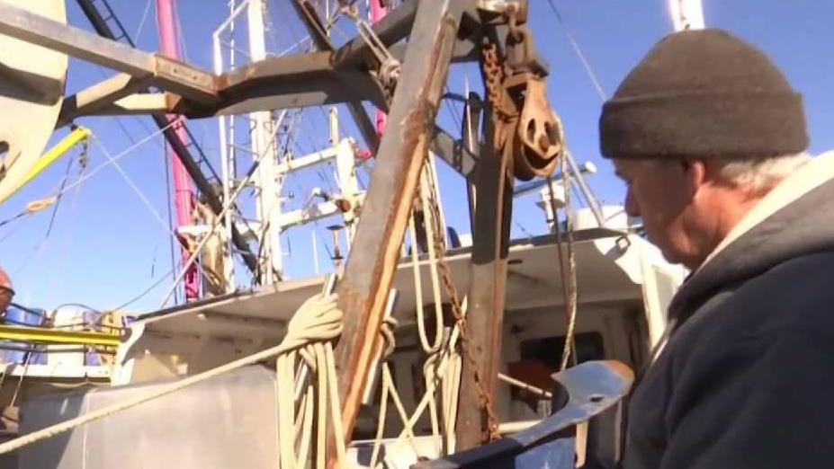New London Workers Battle Winds, Water, Freezing Cold