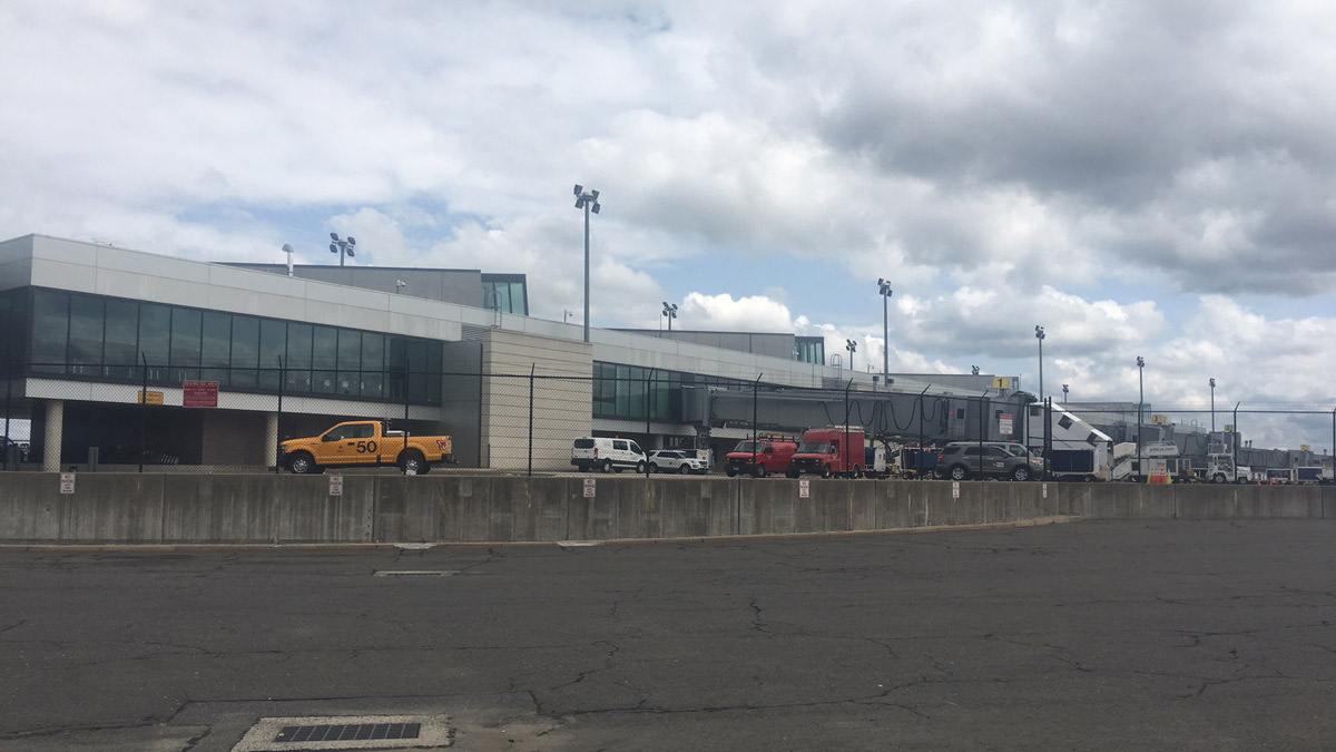 Delta Flight Returns to Bradley After Pilots Report Problem