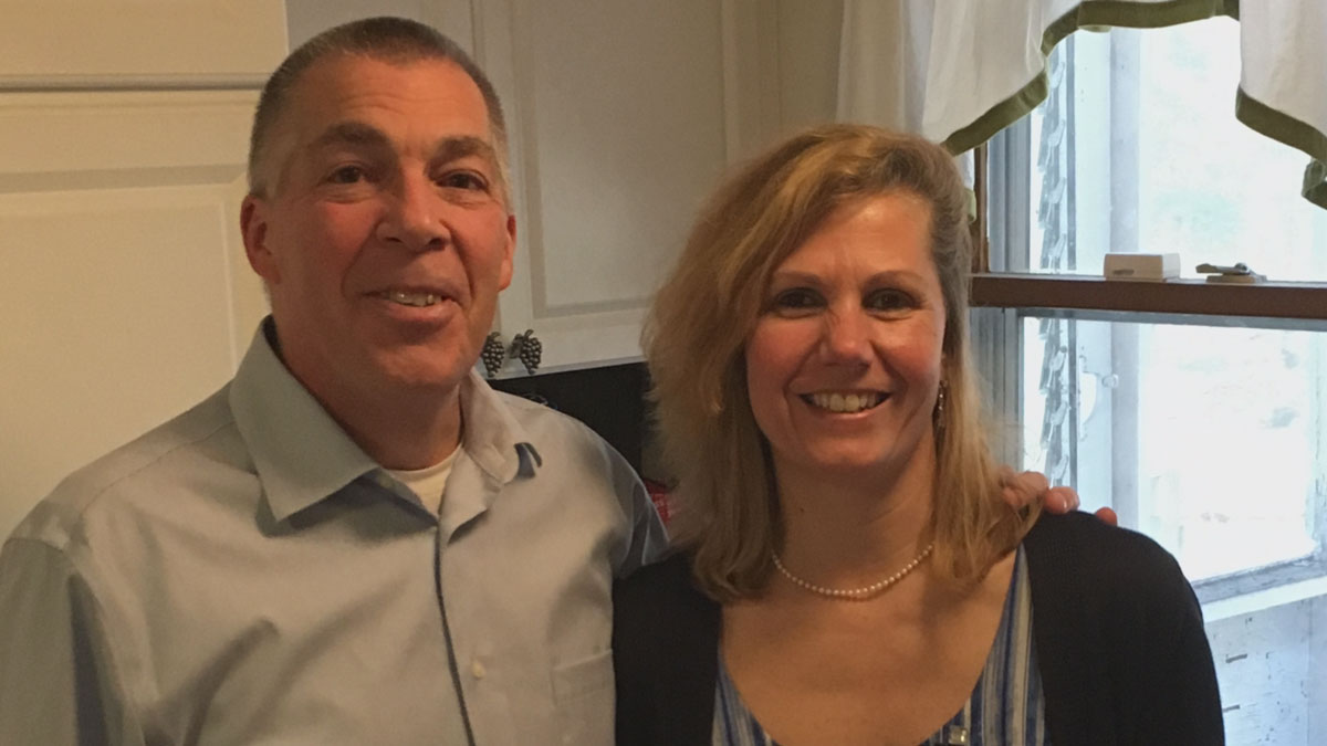 Hackers Target Avon Couple's Cell Phone Service