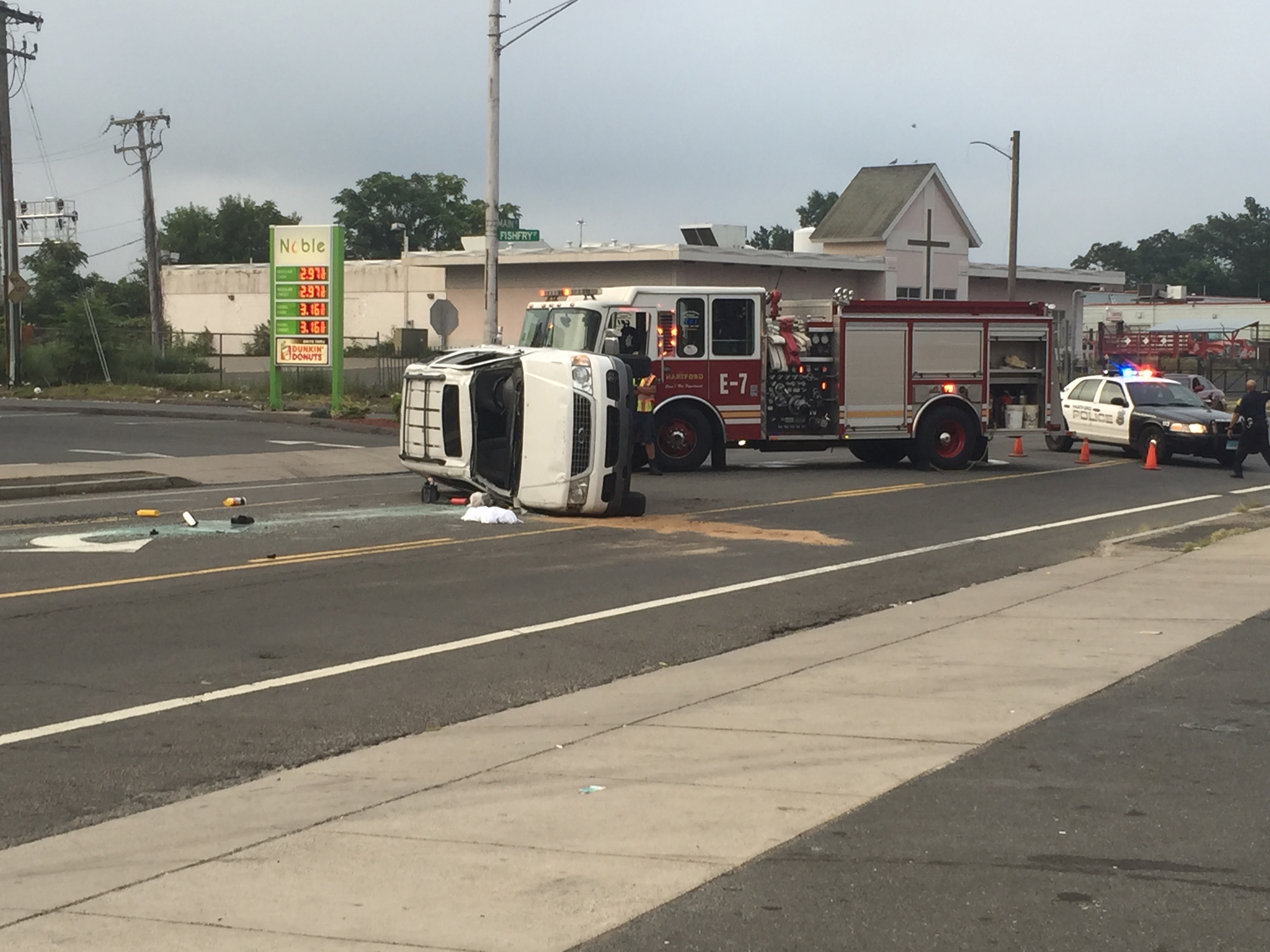 Crash Closes Part of Main Street in Hartford