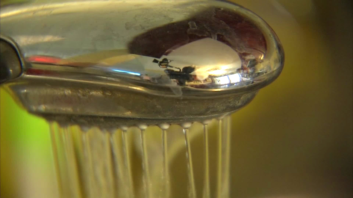 Crews Fix Sewer Line Break in Middletown