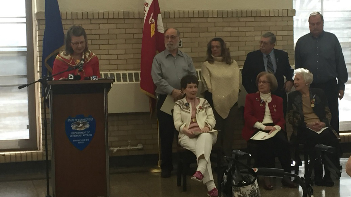 Female WWII Marine Veterans Receive Their Victory Medals